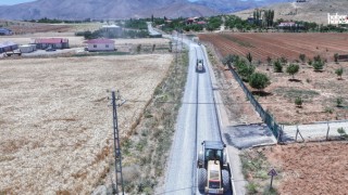 Kahramanmaraş Büyükşehir, Kırsal Mahalleleri Konforlu Yollarla Buluşturuyor
