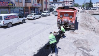 Elbistan’da Yol Konforu Artıyor: KASKİ’den Sıcak Asfalt Müdahalesi