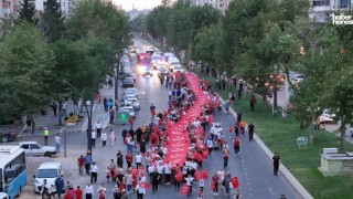 Kahramanmaraş’ta 15 Temmuz’a Meşaleli ve Bayraklı Kortej