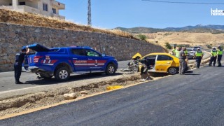 Kahramanmaraş’ta Trafik Kazası: Taksi Jandarma Aracına Çarptı