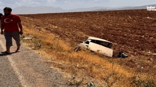 Kahramanmaraş Afşin’de Otomobil Tarlaya Uçtu, 2 Yaralı