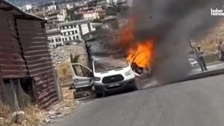 Kahramanmaraş'ta Kamyonetin Kasası Alev Alev Yandı!