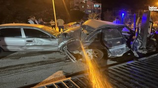 Kahramanmaraş'ta Otomobil Park Halindeki Araca Çarptı, Hurdaya Döndü!