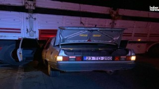 Kahramanmaraş'ta Tıra Yandan Çarpan Otomobilde Sürücü Yaralandı