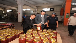 Başkan Yılmaz’dan Skandal Gıda İşletmesine Baskın: Tonlarca Bozuk Ürün Ele Geçirildi