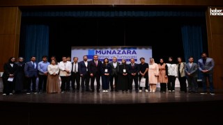 Gençlerin Sözü Geleceğe Işık Tuttu; Münazara Turnuvası Finali Nefes Kesti
