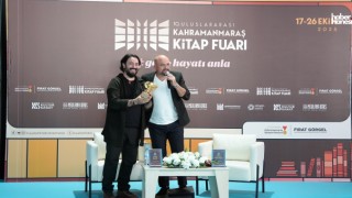 Kitap Fuarı, İkinci Gününde Batı ve Toytok Söyleşisiyle Devam Etti