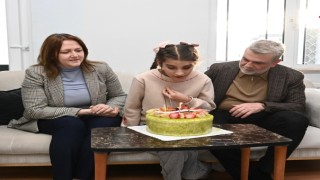 Başkan Fırat Görgel’den Görme Engelli Emine’ye Doğum Günü Sürprizi