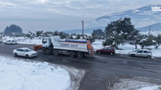 Kahramanmaraş Büyükşehir, Arterlerde Buzlanmanın Önüne Geçmek İçin Çalışmalarını Durmaksızın Sürdürüyor