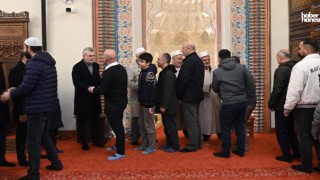 Başkan Görgel, Ulu Camii’de Vatandaşlarla Bayramlaştı