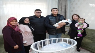 Başkan Yılmaz’dan Anlamlı Ziyaret: Minik “Umut” Bebeğe Kucak Açtı