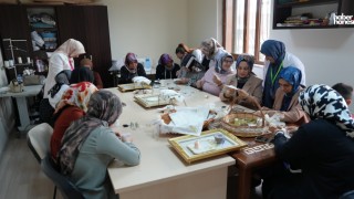 Kahramanmaraş Büyükşehir’in Geri Dönüşüm Atölyesinde Kadın Emeği Göz Doldurdu