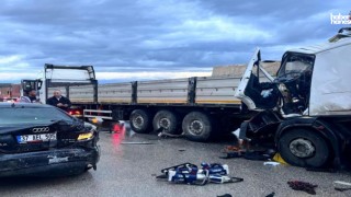 Kahramanmaraş otoyolunda korkunç kaza: 13 araç birbirine girdi
