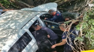 Kahramanmaraş’ta Kaza: Kanala Savrulan Ticari Araçta 4 Kişi Yaralandı