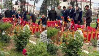 Milletvekili Zuhal Karakoç, Saldırıda Hayatını Kaybeden Çocukların Mezarlarını Ziyaret Etti