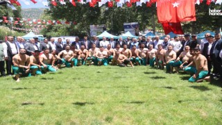 Dereköy Er Meydanında Nefes Kesen Mücadele! 454 Pehlivan Kıyasıya Yarıştı