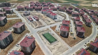 Kahramanmaraş Büyükşehir’den Afşin’e 3 Yeni Halı Saha, Çocuklara Yeni Oyun Alanı