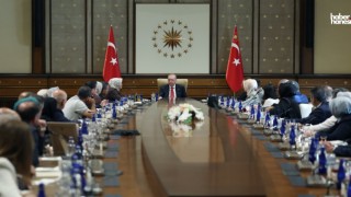 Cumhurbaşkanı Erdoğan, Ayser Çalık Ortaokulu Şehitlerinin Aileleriyle Bir Araya Geldi