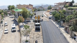 Kahramanmaraş Büyükşehir, Gazneliler Caddesi’nde Son Kat Asfalt Serimini Sürdürüyor