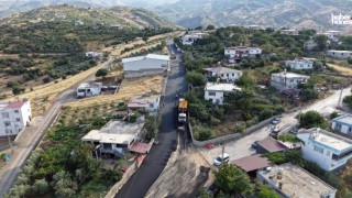 Kahramanmaraş Büyükşehir, Onikişubat Kırsalında Yol Yatırımlarını Artırarak Sürdürüyor