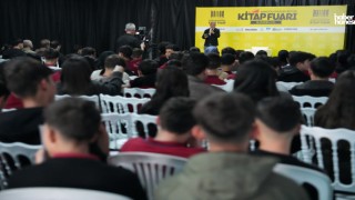 Kitap Fuarı’nda Halit Ertuğrul’dan Gençlere ve Ailelere Hayat Rehberliği