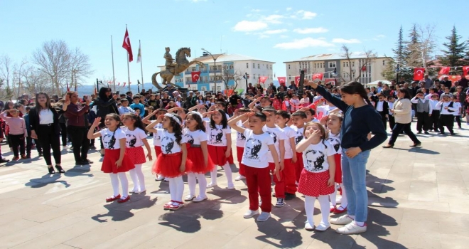 23 Nisan Nurhak'ta Coşkuyla Kutlandı
