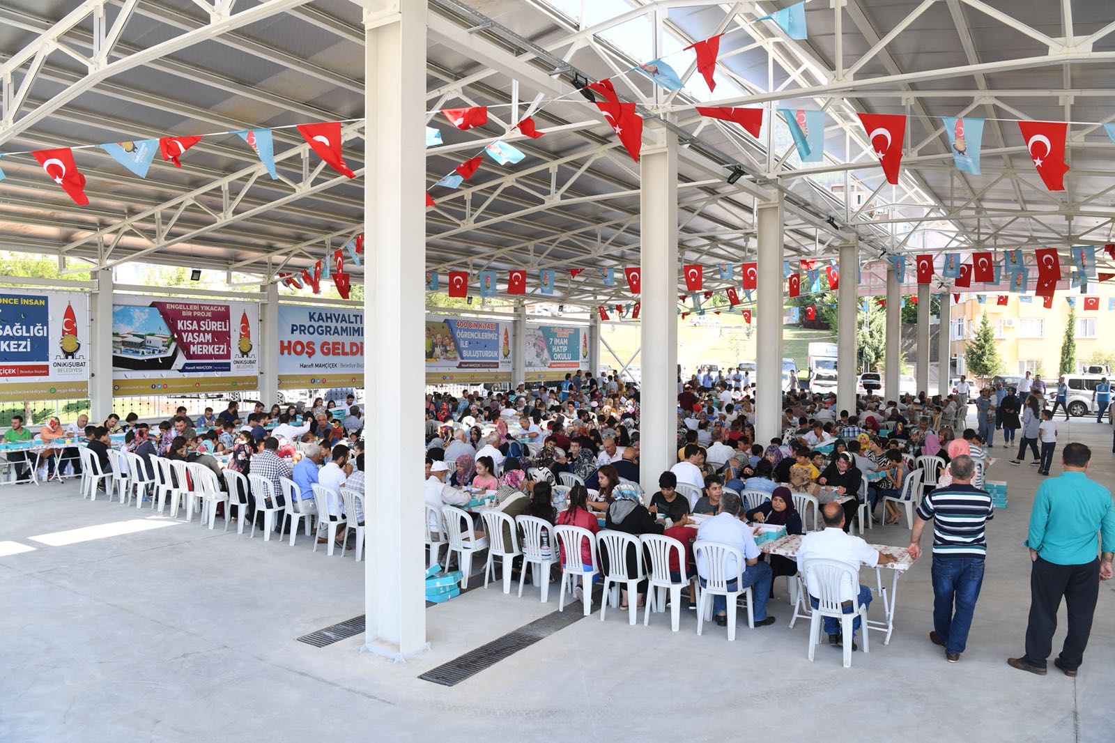 KOMŞULAR ONİKİŞUBAT’TA BULUŞTU