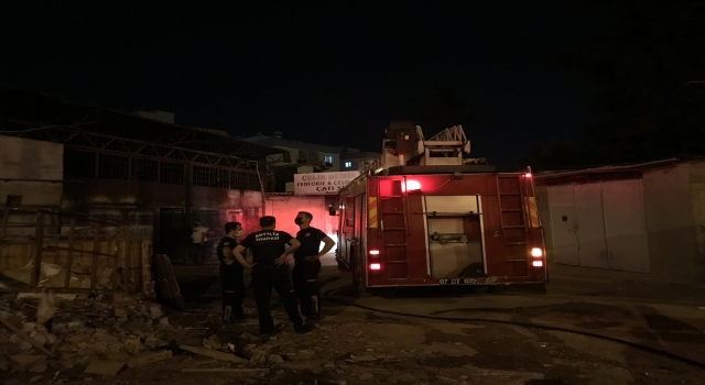 Antalya’da iş yerinde çıkan yangın hasara neden oldu