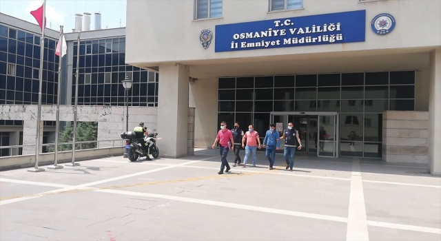Osmaniye’de 8 Suriyeliyi alıkoydukları iddiasıyla yakalanan 4 zanlıdan 2’si tutuklandı