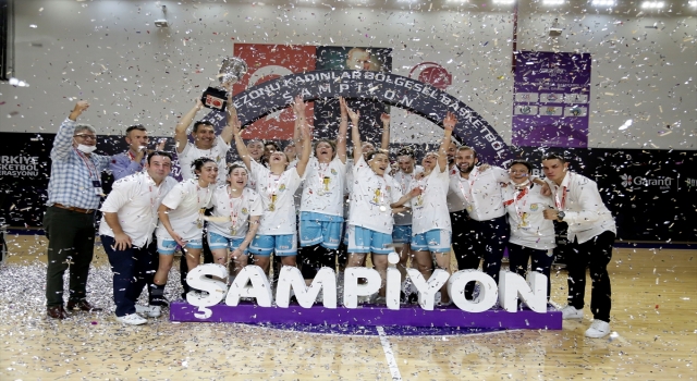 Tarsus Belediyesi Kadın Basketbol takımı şampiyon oldu