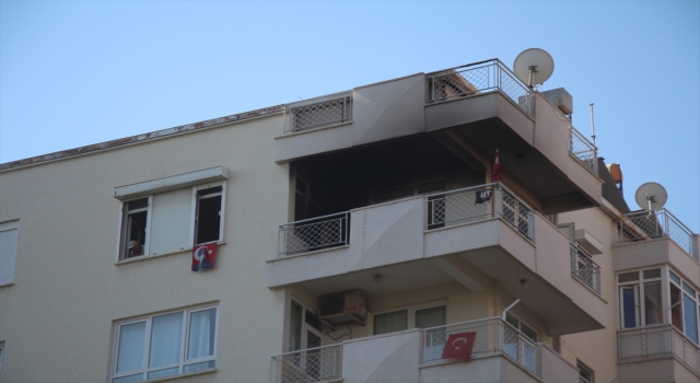 Antalya’da apartman dairesinde çıkan yangın hasara yol açtı