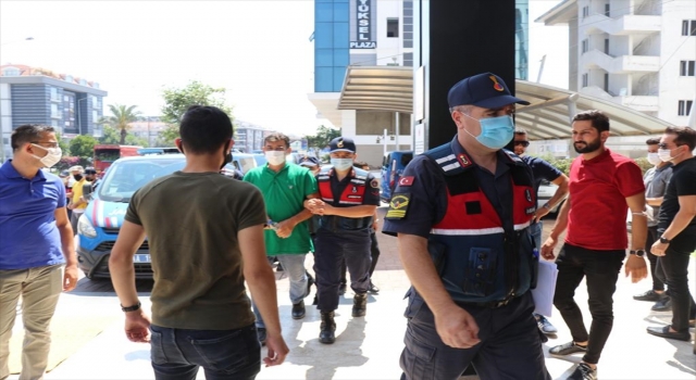 Antalya’da eşi tarafından silahla kazara vurulduğu iddia edilen kadın öldü
