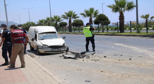 Antalya’da hafif ticari aracın çarptığı bisikletin sürücüsü öldü