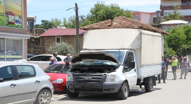 Serik’teki trafik kazasında 3 araç hasar gördü