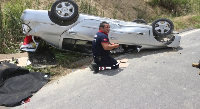 Adana’da takla atan otomobilin sürücüsü yaralandı