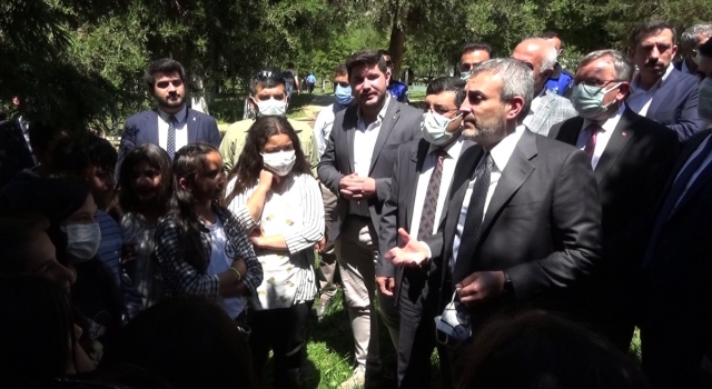 AK Parti Grup Başkanvekili Mahir Ünal, Kahramanmaraş’ta gençlerle buluştu: