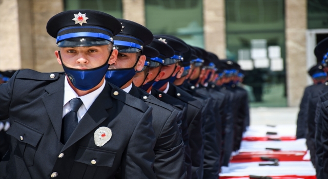 Adana’da polis adaylarının mezuniyet heyecanı