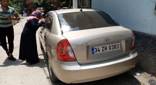 Adana’da otomobilde kilitli kalan çocuğu itfaiye kurtardı