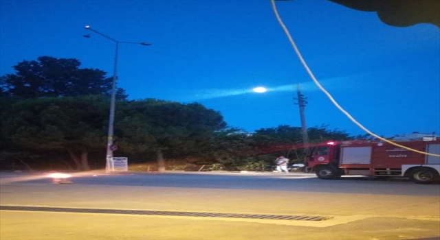 Serik’te sokak lambasında çıkan yangın söndürüldü