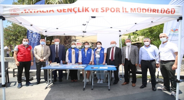 Serik’teki spor merkezlerinin tanıtımı için stant açıldı