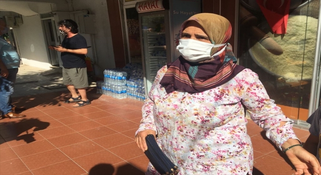 Antalya’da pazaryerindeki kadının bileziklerini çalan şüphelileri yakalamak için çalışma başlatıldı