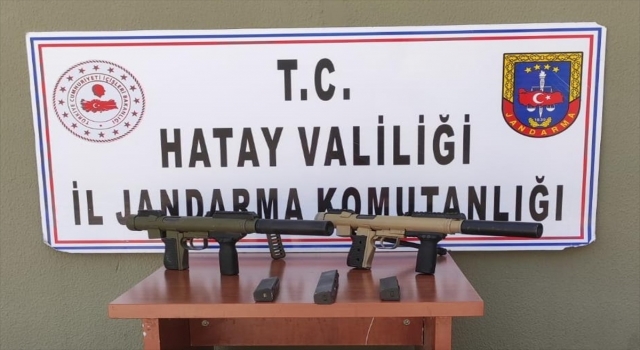 Hatay’da 2 makineli tabanca ve susturucu ele geçirildi