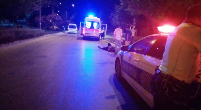 Adana’da alkollü sürücü ve yanındaki kişi polis ekiplerine zorluk çıkardı