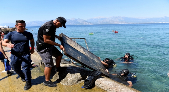 Antalya’da deniz dibi temizliği yapıldı