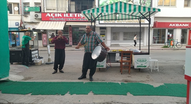 Adana’da kademeli normalleşme şırdancıda kutlamayla karşılandı