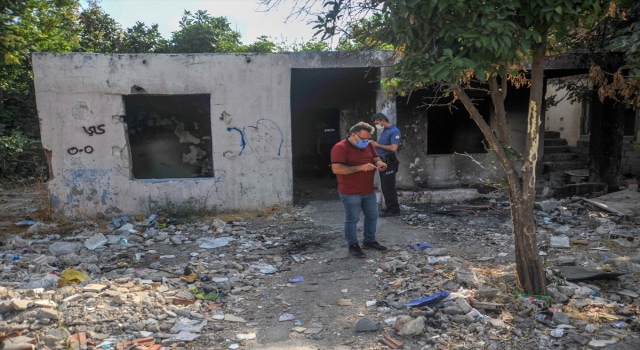 Antalya’da metruk evde erkek cesedi bulundu