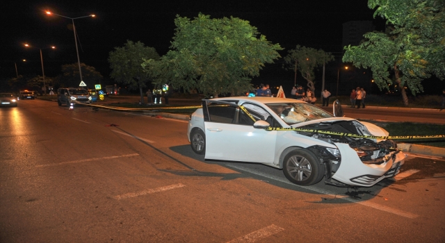 Antalya’da otomobil ile elektrikli bisiklet çarpıştı: 2 ölü