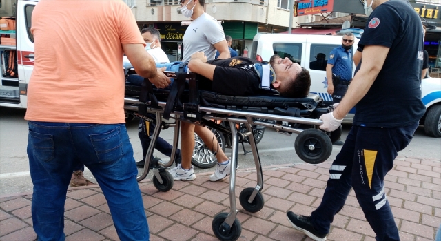 Adana’da otomobil ile kamyonet çarpıştı: 2 yaralı