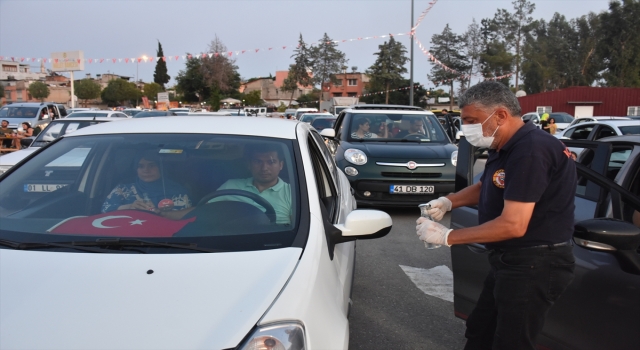 Adana’da açık havada arabada sinema keyfi