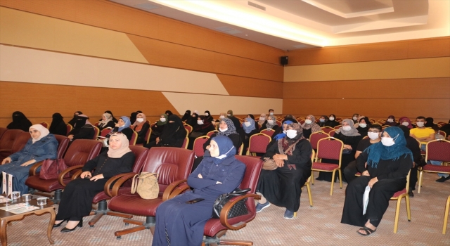 Hatay’da Suriyelilere hukuk semineri verildi